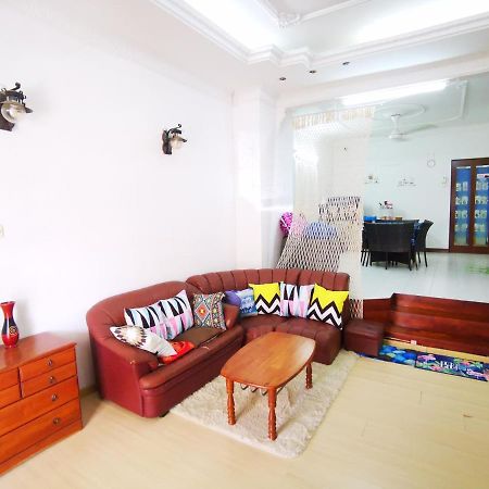 Lpm Room Tanjung Bungah  Buitenkant foto